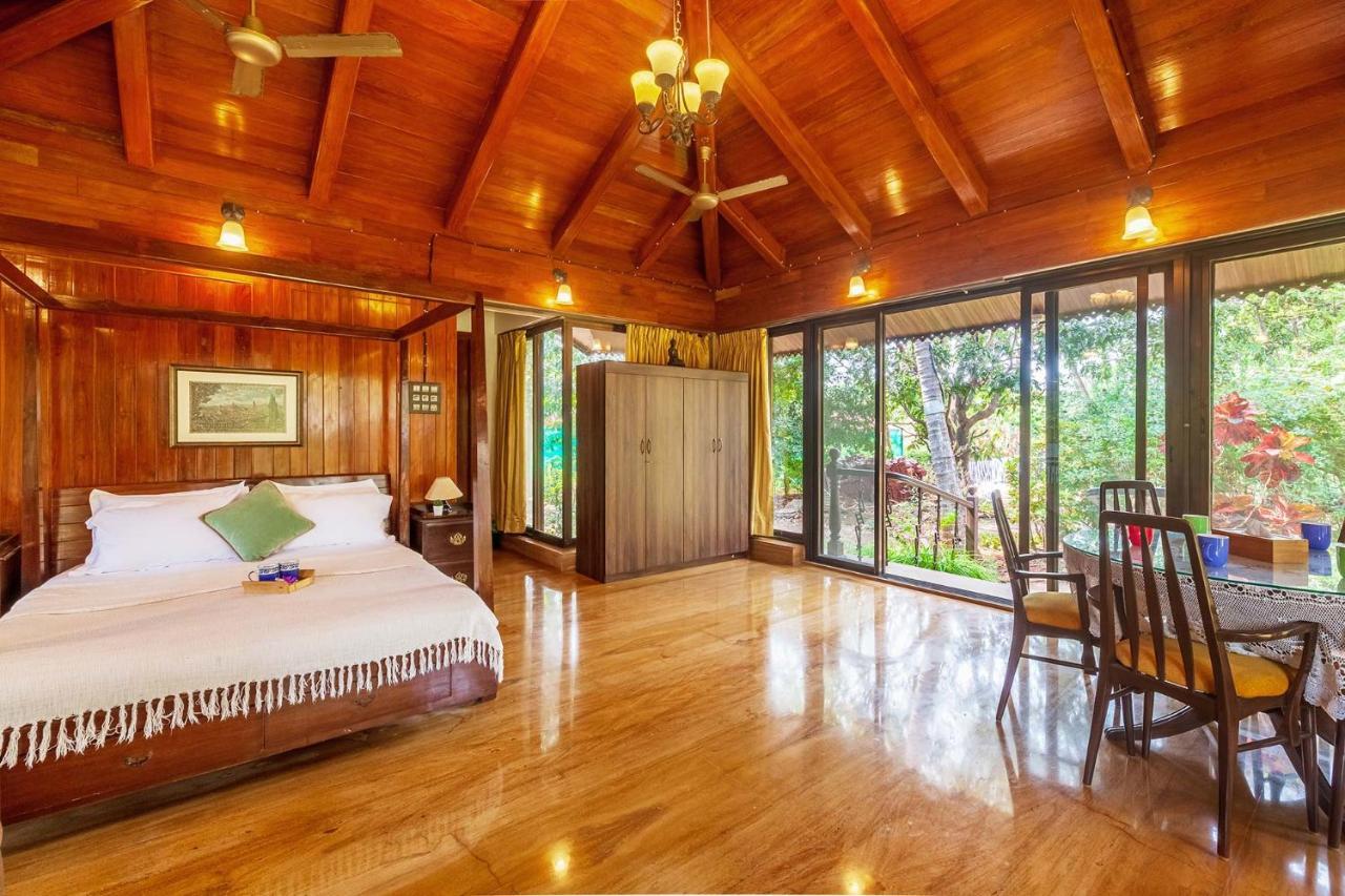 אליבג Stayvista'S Casa Palmera - Pet-Friendly Villa With Pool, Garden With Gazebo, And Indoor & Outdoor Games מראה חיצוני תמונה
